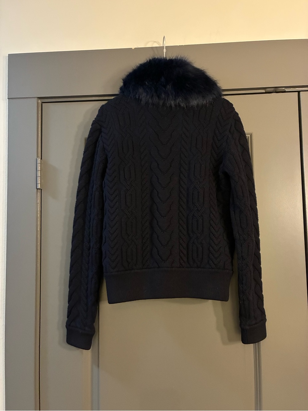 Tory Burch Navy Cable-Knit Sweater with Faux Fur detachable Collar - Picture 3 of 9